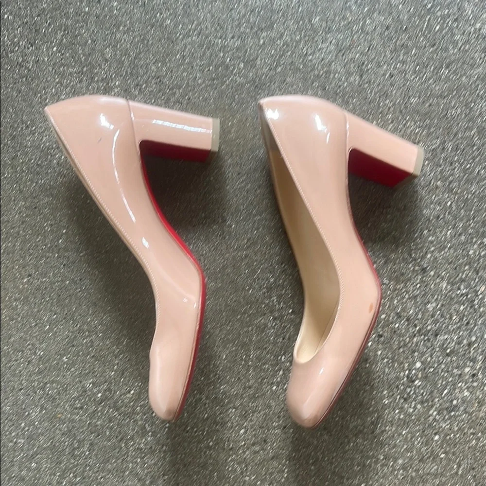 Christian Louboutin Women's Nude Pumps sz 38 1/2 - Picture 2 of 7